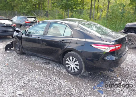 2018 Toyota Camry Hybrid Le z USA, uszkodzony, nr VIN 4T1B31HK9JU501213